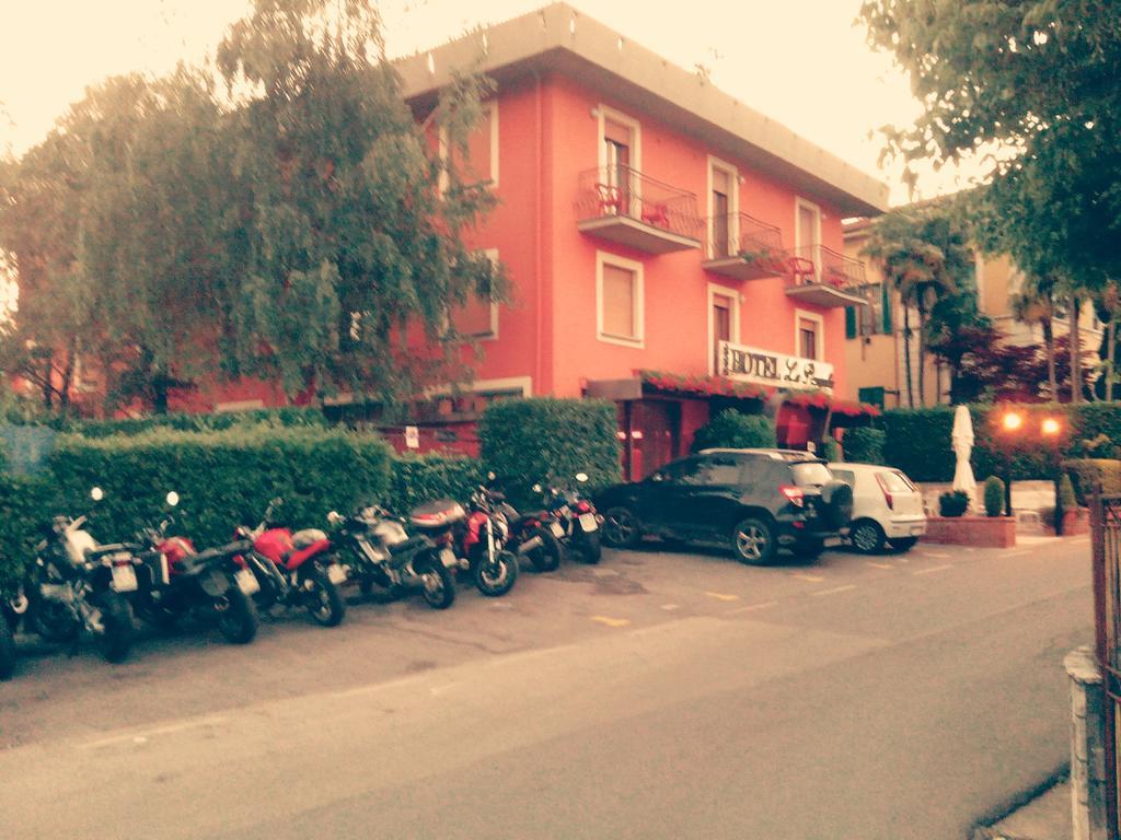 Hotel La Pergola Barga Exterior photo